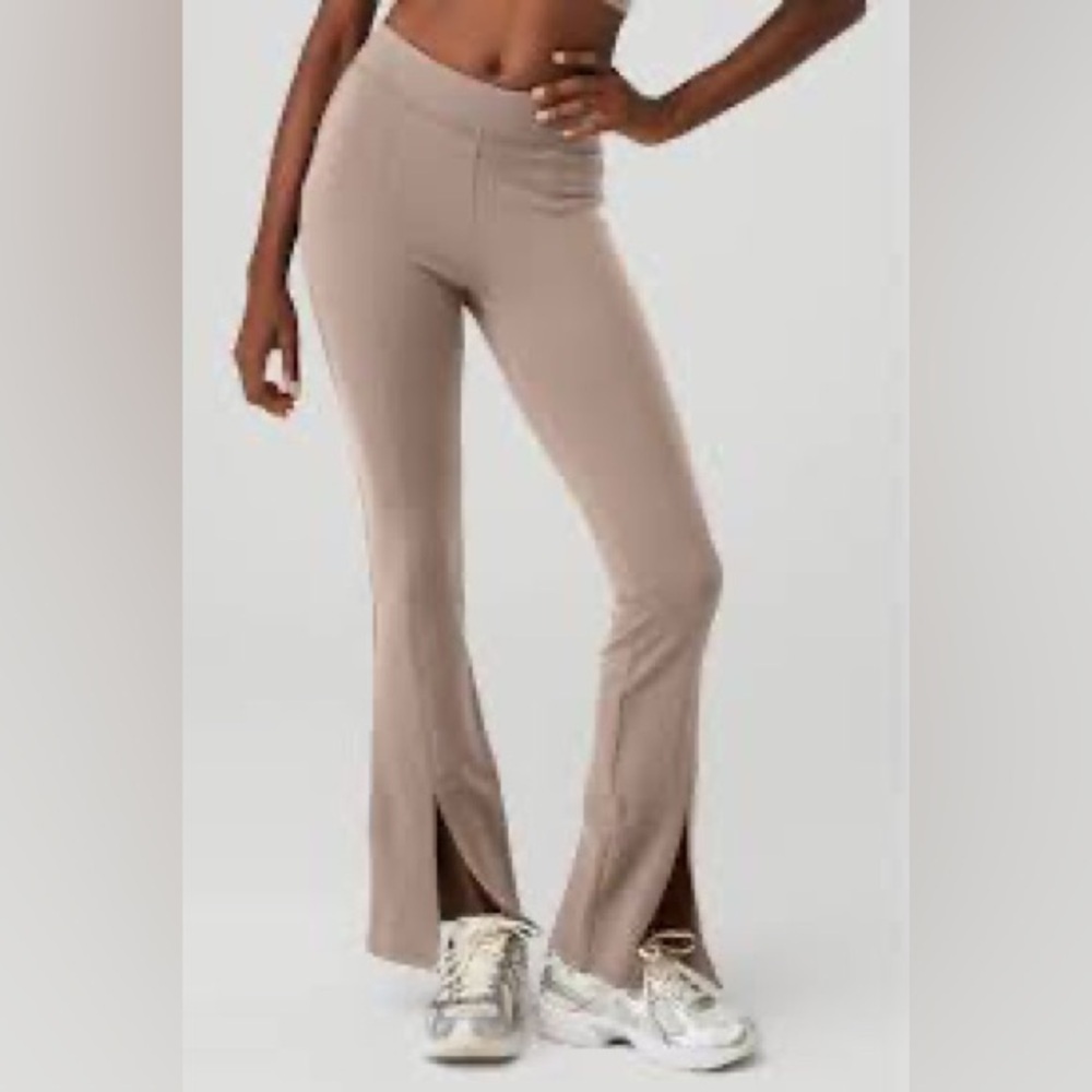 Alo Airbrush High Waist Flutter Legging Flare With Front Slit Tan Brown Small